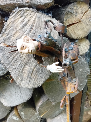 Jan Verschueren - Growing with grass (Detail)(Ceramic, Metal, Scrap)